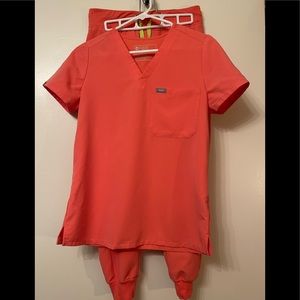 Figs Hot Coral Set XS/XSP